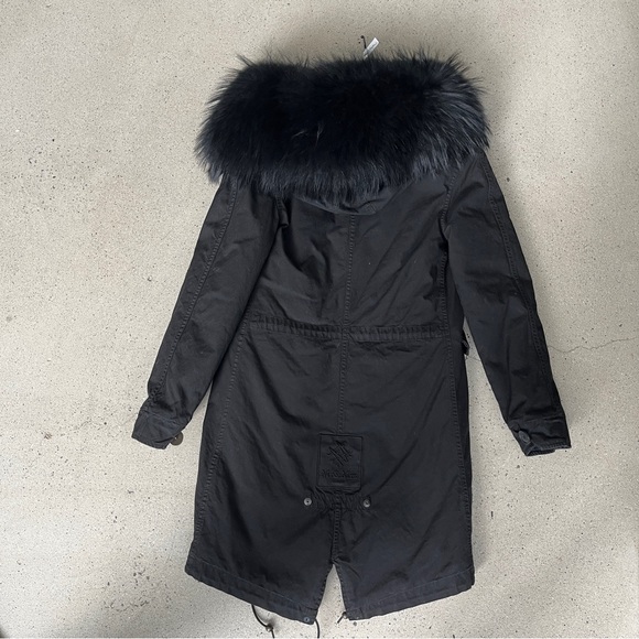 LIKE NEW Mr & Mrs Italy Black Long Fur Army Parka - Picture 6 of 12